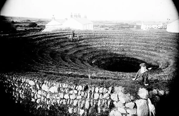 Gwennap Pit, Busveal, Cornwall. Early 1900s