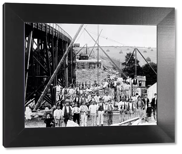 Building a new viaduct, Hayle, Cornwall. 1884-1885