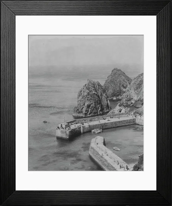 Framed Print : Mullion Cove (Porth Mellin), Mullion, Cornwall. Around 1900
