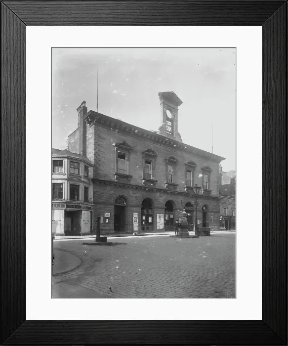 Framed Print : Town hall fire, Truro, Cornwall. November 1914