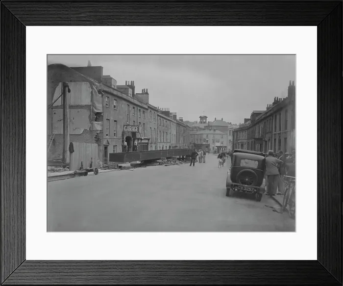 Framed Print : Girder arriving for Plaza Cinema, 69 Lemon Street, Truro, Cornwall. 14th July 1935