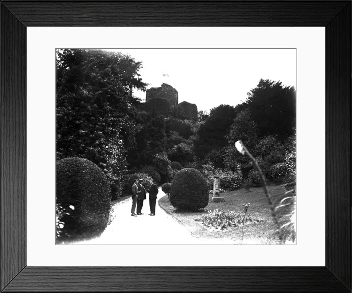 Framed Print : TRURI-LUNca-1 Framed Print : TRURI-LUNca-1