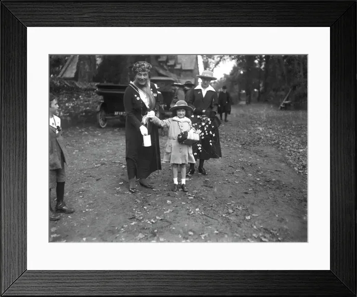 Framed Print : TRURI-LADgv-47 Framed Print : TRURI-LADgv-47