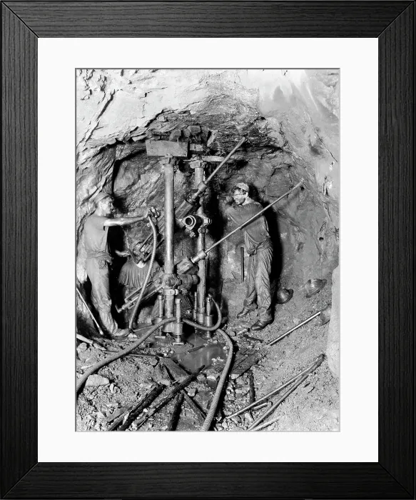 Framed Print : TRURI-MIaga-1