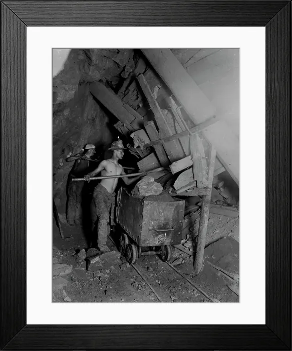 Framed Print : TRURI-MIdol-14 Framed Print : TRURI-MIdol-14