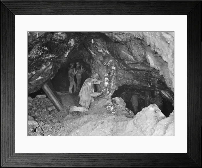 Framed Print : TRURI-MIblh-24