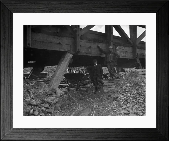 Framed Print : TRURI-RYpwt-5