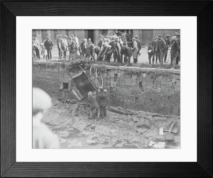 Framed Print : TRURI-TRUqbf-30 Framed Print : TRURI-TRUqbf-30