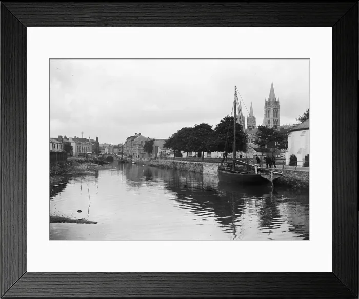 Framed Print : TRURI-TRUqbf-9