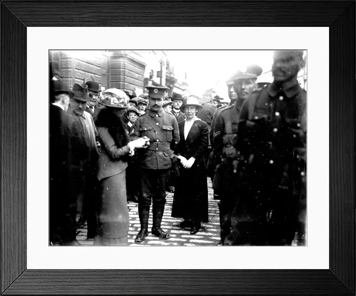 Framed Print : TRURI-TRUwwf-8
