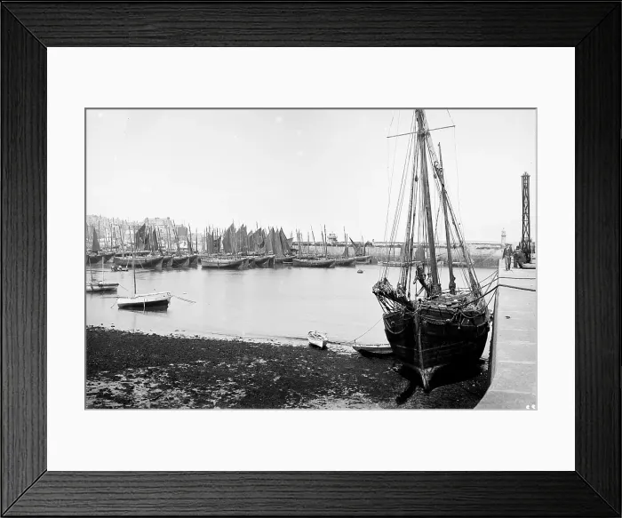 Framed Print : TRURI-IVShs-44