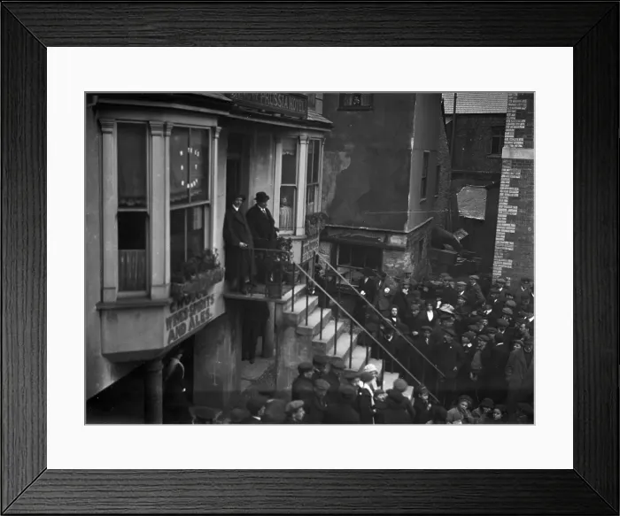 Framed Print : TRURI-FOWpo-1 Framed Print : TRURI-FOWpo-1
