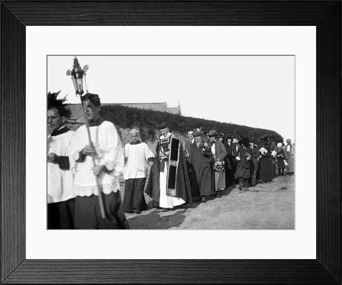 Framed Print : TRURI-GUNgv-3 Framed Print : TRURI-GUNgv-3
