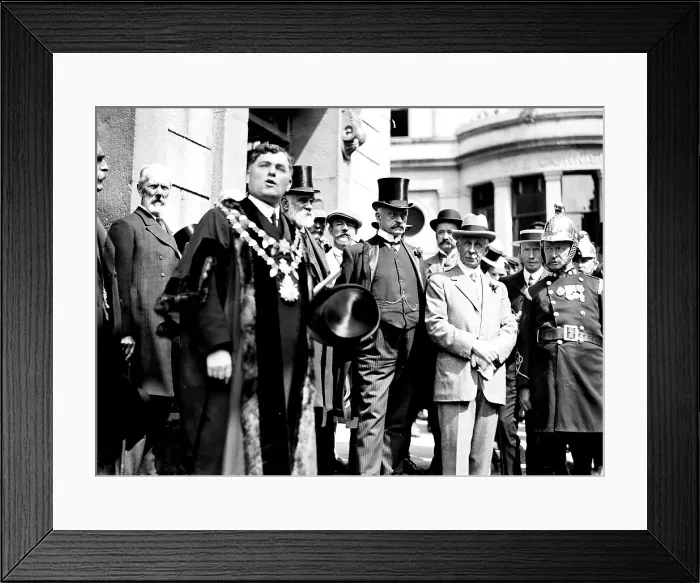 Framed Print : TRURI-HELfb-4 Framed Print : TRURI-HELfb-4