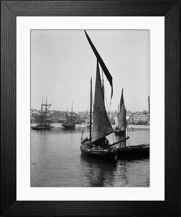 Framed Print : TRURI-IVShs-11 Framed Print : TRURI-IVShs-11