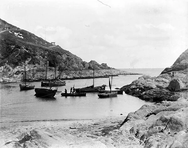 Cove below Harbour, Polperro, Cornwall. Early 1900s