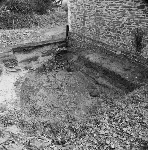 Excavation at Iron Age cemetery, Harlyn Bay, St Merryn, Cornwall. 1977