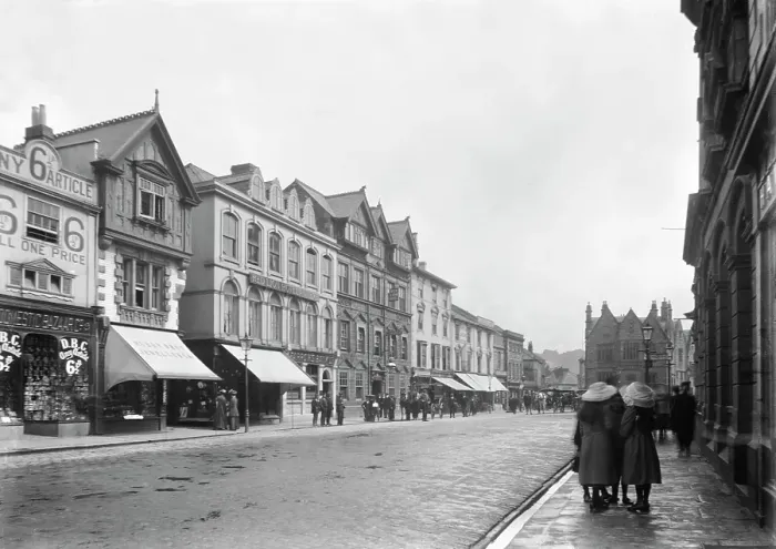 Framed Print : A general view of Boscawen Street looking east, Truro, Cornwall. Around 1910