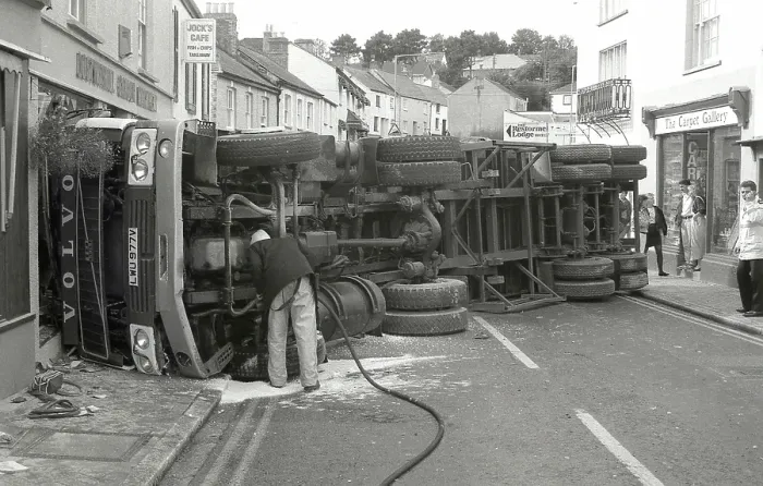 Framed Print : Lorry crash, Lostwithiel, Cornwall. September 1990 Framed Print : Lorry crash, Lostwithiel, Cornwall. September 1990