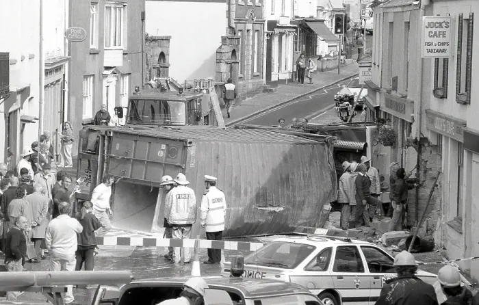 Framed Print : Lorry crash, Lostwithiel, Cornwall. September 1990 Framed Print : Lorry crash, Lostwithiel, Cornwall. September 1990