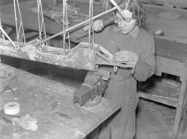 Machine shop, H. T. P. Motors Ltd. Back Quay, Truro, Cornwall. 1941