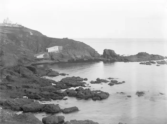 Framed Print : Polpeor Cove, The Lizard, Landewednack, Cornwall. 1899