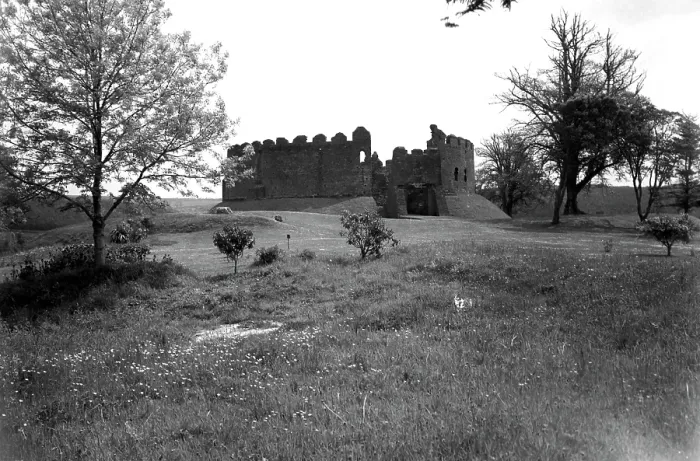 Framed Print : Restormel Castle, Lanlivery Parish, Cornwall. 1962 Framed Print : Restormel Castle, Lanlivery Parish, Cornwall. 1962