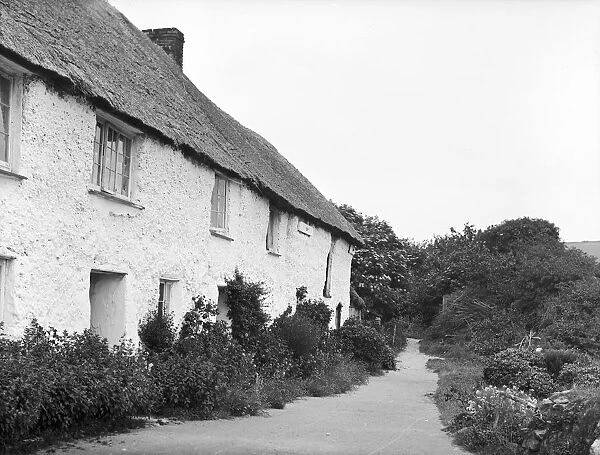 Thatched cottages at Bolingey, Perranzabuloe, Cornwall. 1906