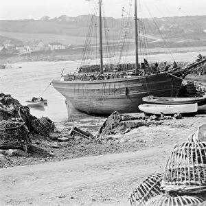 Coverack harbour, Coverack, St Keverne, Cornwall. Late 1800s
