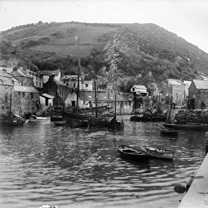 The harbour, Polperro, Cornwall. Early 1900s