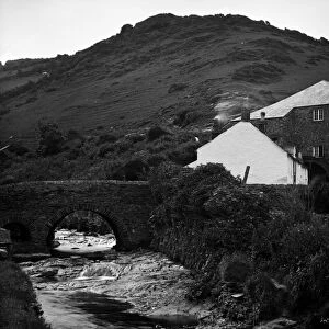 Old bridge and mill, Boscastle, Cornwall. 1905