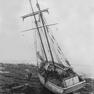 Wreck of the Loustic, Gyllyngvase Beach, Falmouth, Cornwall. January 1936