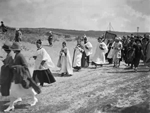 Images Dated 28th January 2019: Bishop Frere in procession to St Pirans Oratory, Perranzabuloe, Cornwall. Between 1923 and 1935