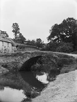 St Veep Collection: The bridge at Lerryn, St Veep, Cornwall. 1914