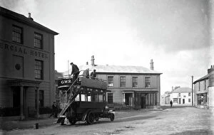 Images Dated 12th September 2016: Bus outside the Commercial Hotel, St Just in Penwith, Cornwall. Early 1900s