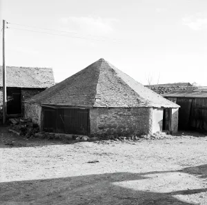 Capstan house, Hendra Farm, Pelynt, Cornwall. 1967