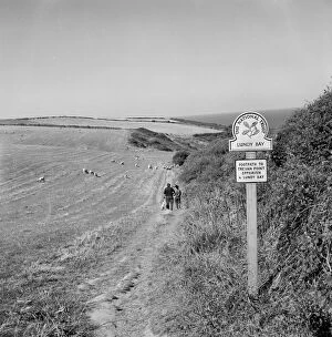 St Minver Collection: The coast path, Lundy Bay, St Minver, Cornwall. 1972 (could possibly be 1989)