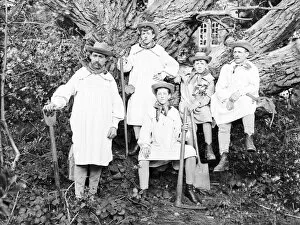 Agriculture Collection: Farmhands in smocks, Cornwall. Early 1900s