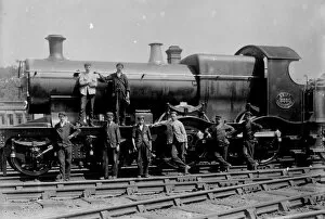 Railways Collection: GWR (4-4-0) Bulldog SWIFT (3350) with men posed in front. Between 1900-1912