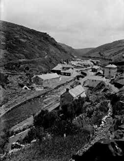 Images Dated 2nd January 2016: Lower town and Vallency Valley, Boscastle, Cornwall. July 1925