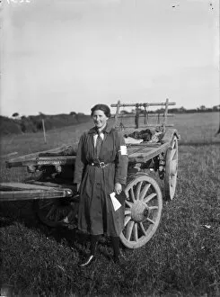 Images Dated 24th April 2017: Member of the First World War Womens Land Army. Cornwall. Around 1917