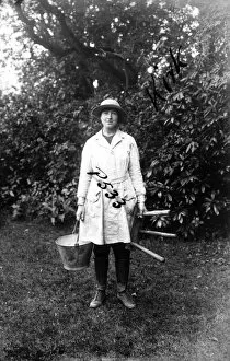 Women's Land Army Collection: Member of the First World War Womens Land Army, Tregavethan Farm, Truro, Cornwall. 1918