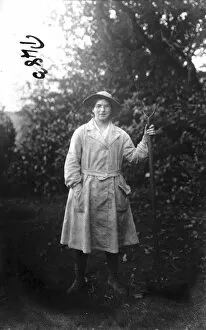 Images Dated 9th September 2018: Member of the First World War Womens Land Army, Tregavethan Farm, Truro, Cornwall. 1917