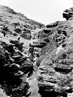 Images Dated 4th April 2016: Rocky Valley, Tintagel, Cornwall. Early 1900s