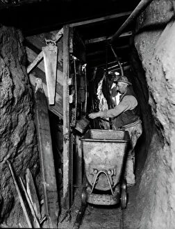 Images Dated 30th November 2015: South Condurrow Mine, Camborne, Cornwall. June 1908