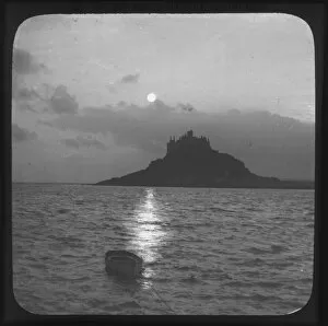 Images Dated 10th June 2019: St Michaels Mount, Mounts Bay, Cornwall in the moonlight. Probably early 1900s