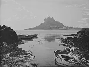 Images Dated 15th April 2019: St Michaels Mount, Mounts Bay, Cornwall. 1911