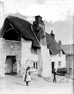 St Mawes Collection: Thatched cottages, St Mawes, Cornwall. Before 1914