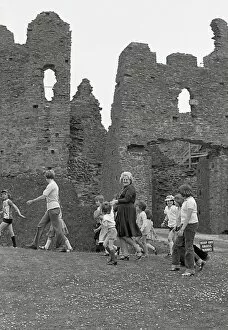 Images Dated 5th September 2017: Toddler Trot, Restormel Castle, Lanlivery Parish, Cornwall. May 1980
