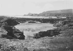 Padstow Collection: A view of the bathing pool at Newtrain Bay looking towards Roundhole Point, Trevone, Padstow